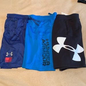 UnderArmour Youth Boys Medium drawstring shorts all in very good used condition